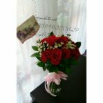 Bunga vas mawar merah 085959000629 Hadiah Valentine